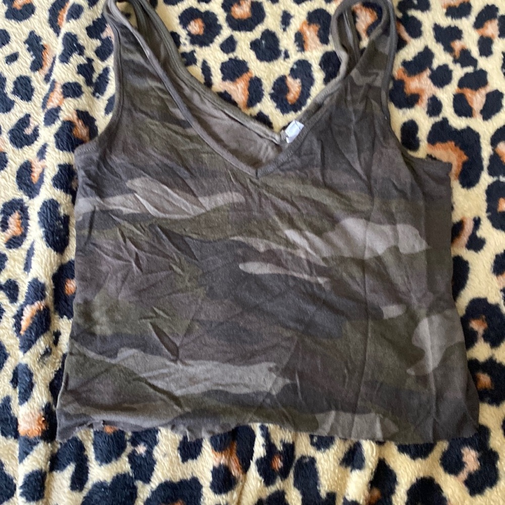 Camouflage crop top